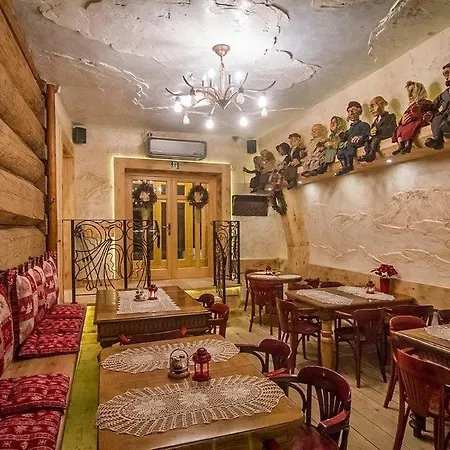 Проживание в семье Pod Niebem